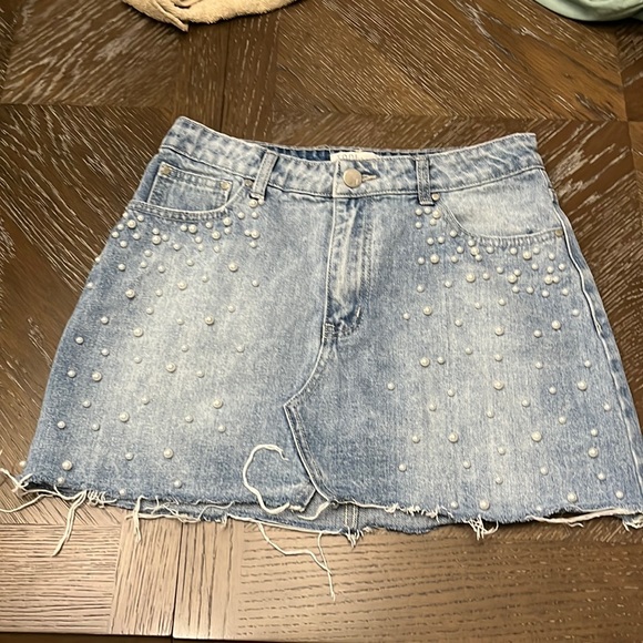 Toni denim with pearls high waisted mini skirt Size L/ 30” - Picture 5 of 17